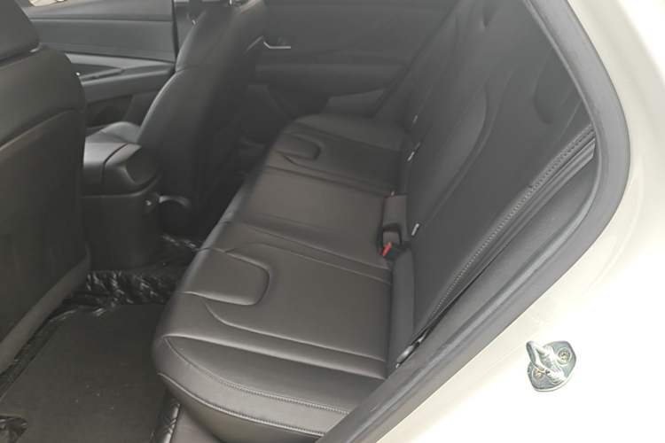 Used Hyundai Elantra 2021 1.5L CVT LUX Prestige Edition Left Rear Seat