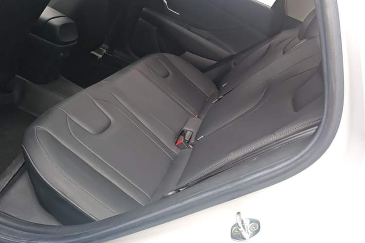 Used Hyundai Elantra 2021 1.5L CVT LUX Prestige Edition Left Rear Seat