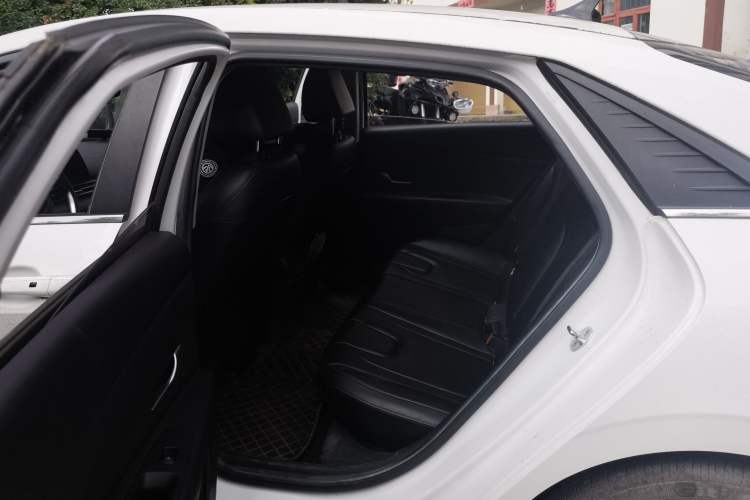 Used Hyundai Elantra 2021 1.5L CVT LUX Prestige Edition Left Rear Seat