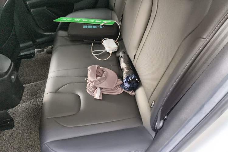Used Hyundai Elantra 2021 1.5L CVT LUX Prestige Edition Left Rear Seat