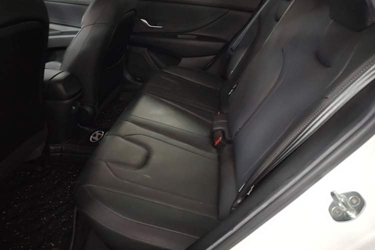 Used Hyundai Elantra 2021 1.5L CVT LUX Prestige Edition Left Rear Seat