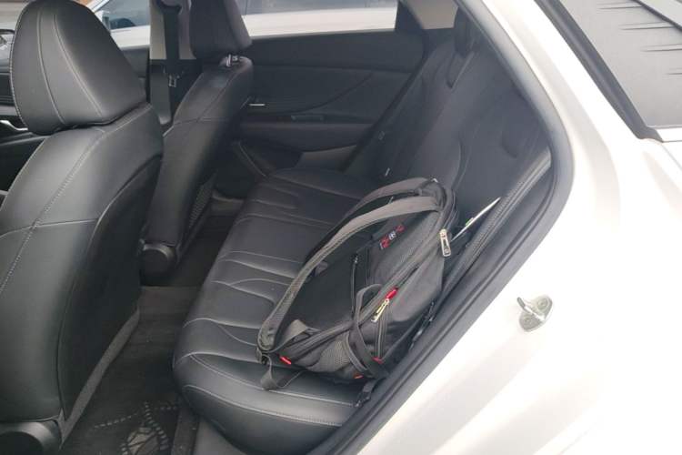 Used Hyundai Elantra 2021 1.5L CVT LUX Prestige Edition Left Rear Seat