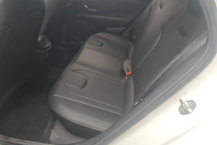 Used Hyundai Elantra 2021 1.5L CVT LUX Prestige Edition Left Rear Seat