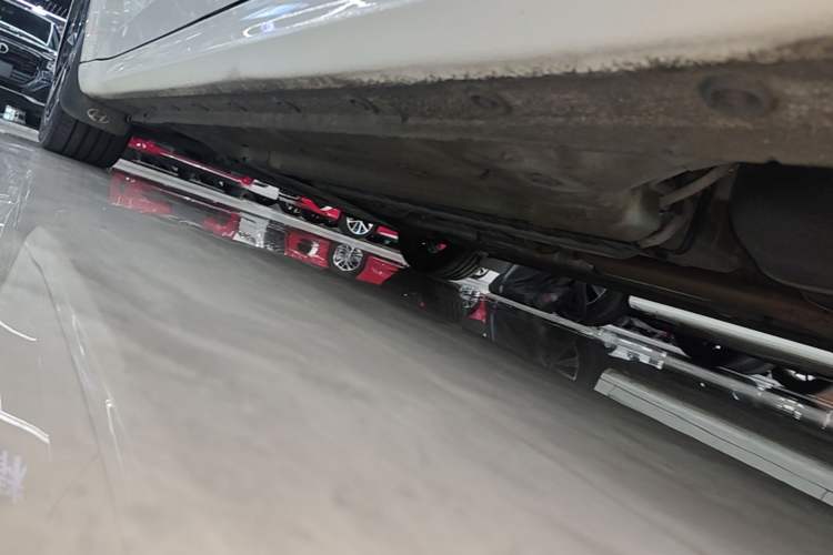 Used Hyundai Elantra 2021 1.5L CVT LUX Prestige Edition Left Side Sill