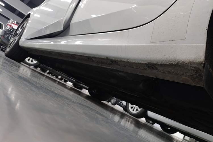 Used Hyundai Elantra 2021 1.5L CVT LUX Prestige Edition Left Side Sill