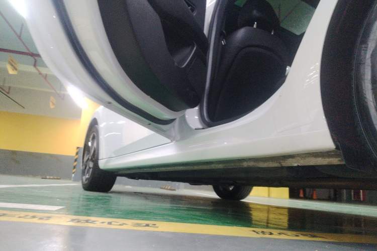 Used Hyundai Elantra 2021 240TGDi DCT LUX Prestige Edition Left Side Sill