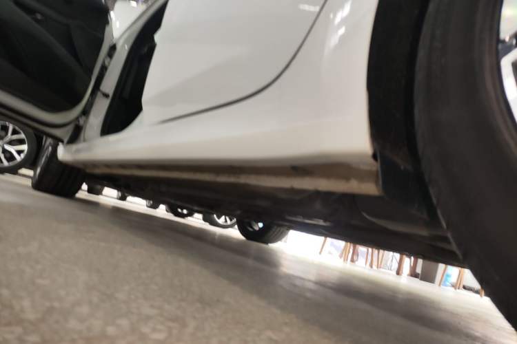 Used Hyundai Elantra 2021 240TGDi DCT LUX Prestige Edition Left Side Sill