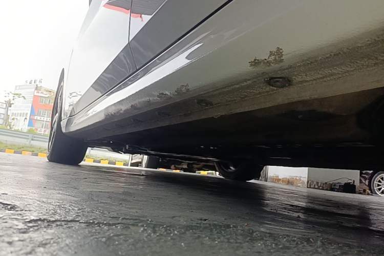 Used Hyundai Elantra 2021 1.5L CVT GLX Elite Edition Left Side Sill