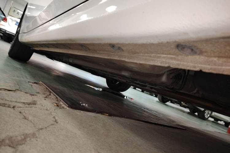 Used Hyundai Elantra 2021 1.5L CVT LUX Prestige Edition Left Side Sill