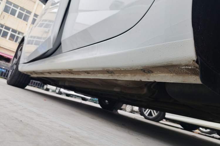 Used Hyundai Elantra 2021 1.5L CVT LUX Prestige Edition Left Side Sill