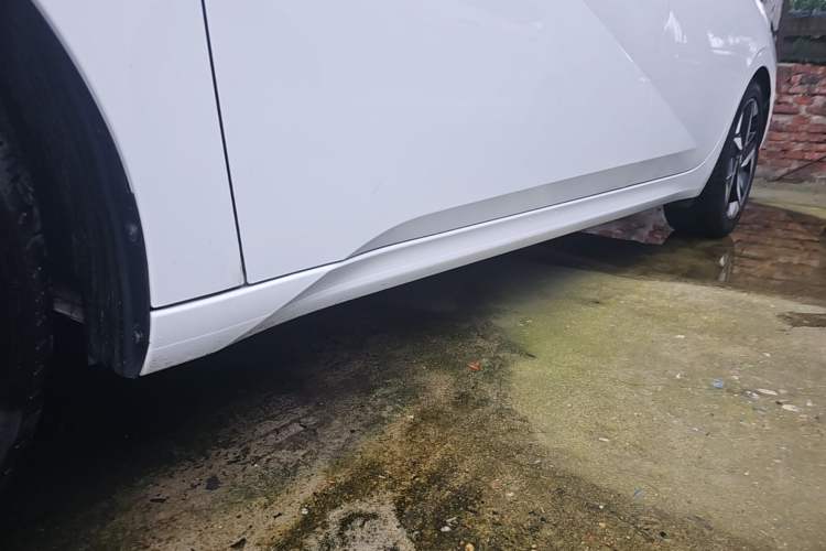 Used Hyundai Elantra 2021 1.5L CVT LUX Prestige Edition Left Side Sill