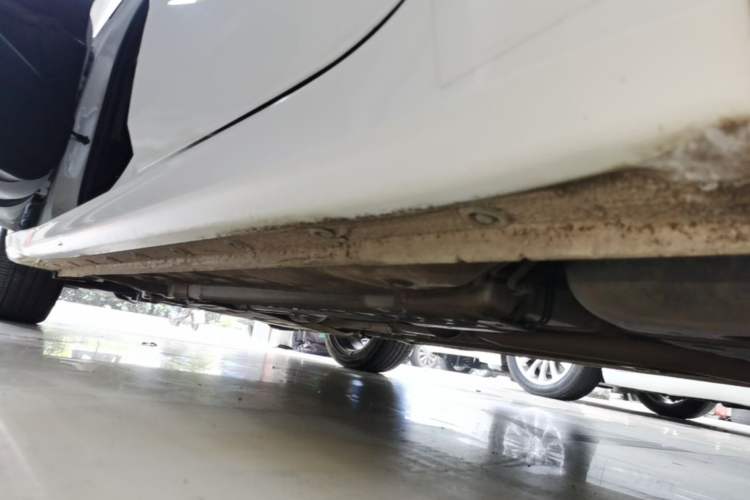 Used Hyundai Elantra 2021 1.5L CVT LUX Prestige Edition Left Side Sill