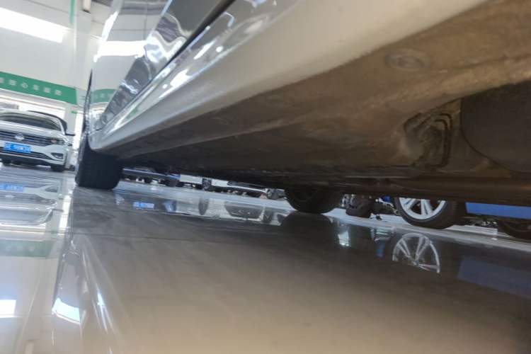 Used Hyundai Elantra 2021 1.5L CVT LUX Prestige Edition Left Side Sill