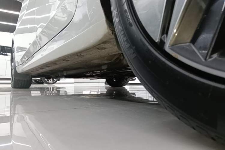 Used Hyundai Elantra 2021 1.5L CVT LUX Prestige Edition Left Side Sill