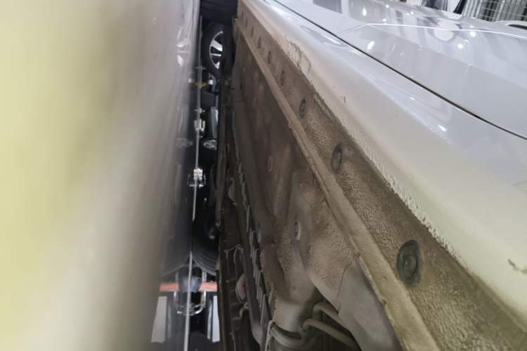 Used Hyundai Elantra 2021 1.5L CVT GLX Elite Edition Left Side Sill