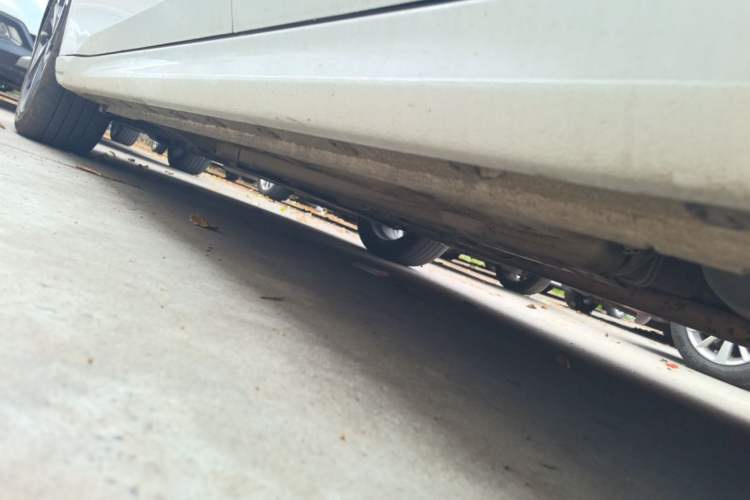 Used Hyundai Elantra 2021 1.5L CVT GLX Elite Edition Left Side Sill