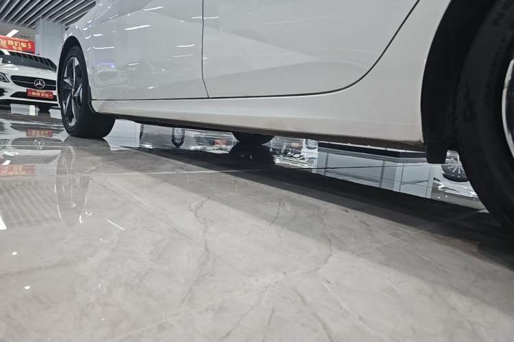Used Hyundai Elantra 2021 1.5L CVT TOP Flagship Edition Left Side Sill