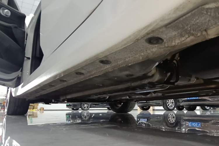 Used Hyundai Elantra 2021 1.5L CVT GLX Elite Edition Left Side Sill