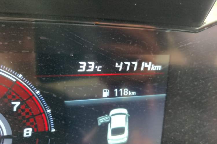 Used Hyundai Elantra 2021 1.5L CVT LUX Prestige Edition Odometer Close Up