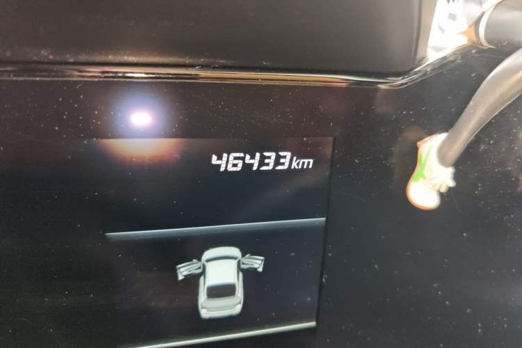 Used Hyundai Elantra 2021 1.5L CVT LUX Prestige Edition Odometer Close Up