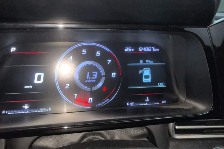 Used Hyundai Elantra 2021 1.5L CVT GLX Elite Edition Odometer Close Up