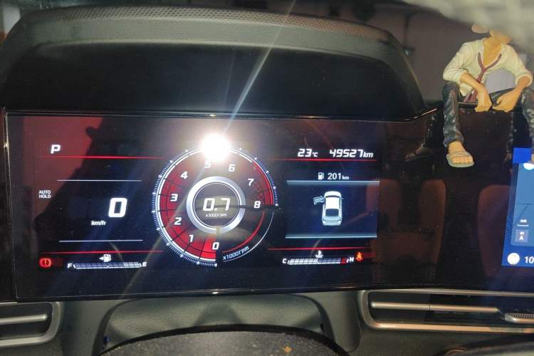 Used Hyundai Elantra 2021 1.5L CVT LUX Prestige Edition Odometer Close Up