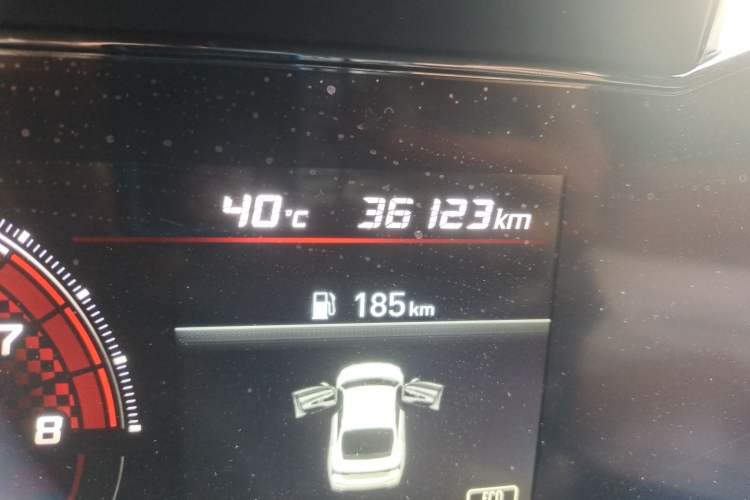 Used Hyundai Elantra 2021 1.5L CVT LUX Prestige Edition Odometer Close Up