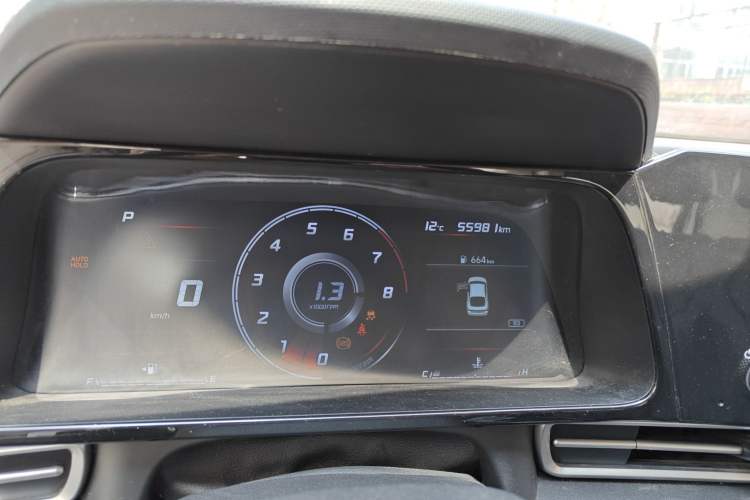 Used Hyundai Elantra 2021 1.5L CVT GLX Elite Edition Odometer Close Up