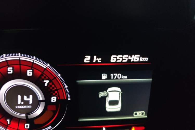 Used Hyundai Elantra 2021 1.5L CVT LUX Prestige Edition Odometer Close Up