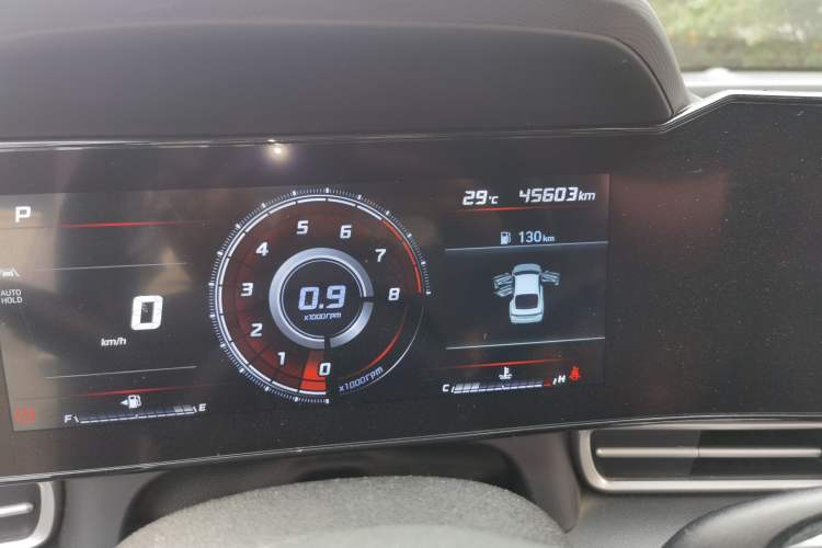 Used Hyundai Elantra 2021 1.5L CVT LUX Prestige Edition Odometer Close Up