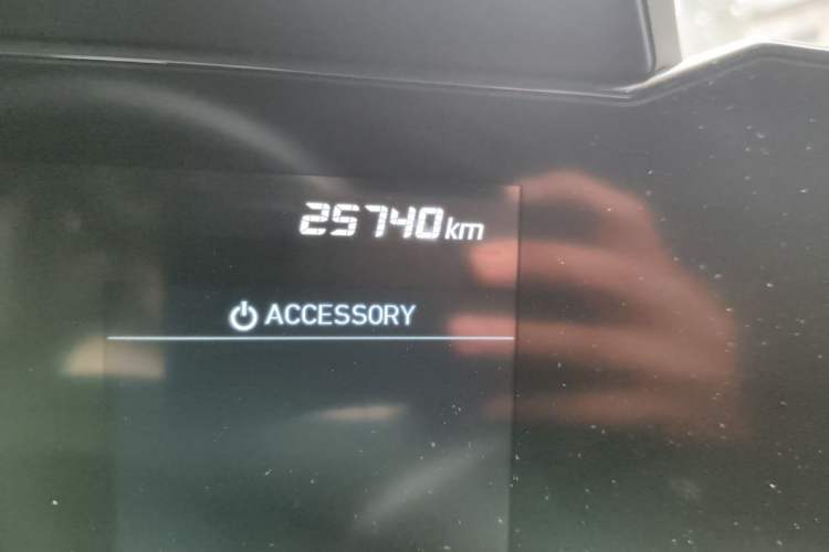 Used Hyundai Elantra 2021 1.5L CVT LUX Prestige Edition Odometer Close Up