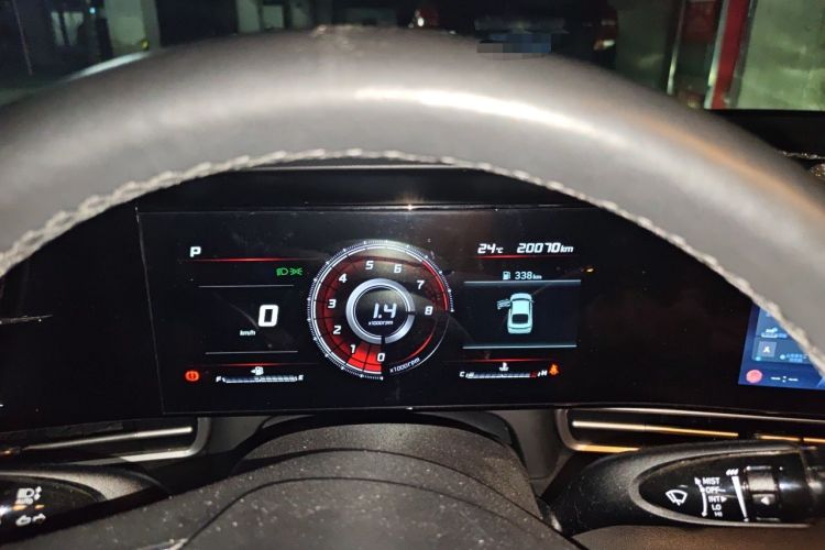 Used Hyundai Elantra 2021 1.5L CVT LUX Prestige Edition Odometer Close Up