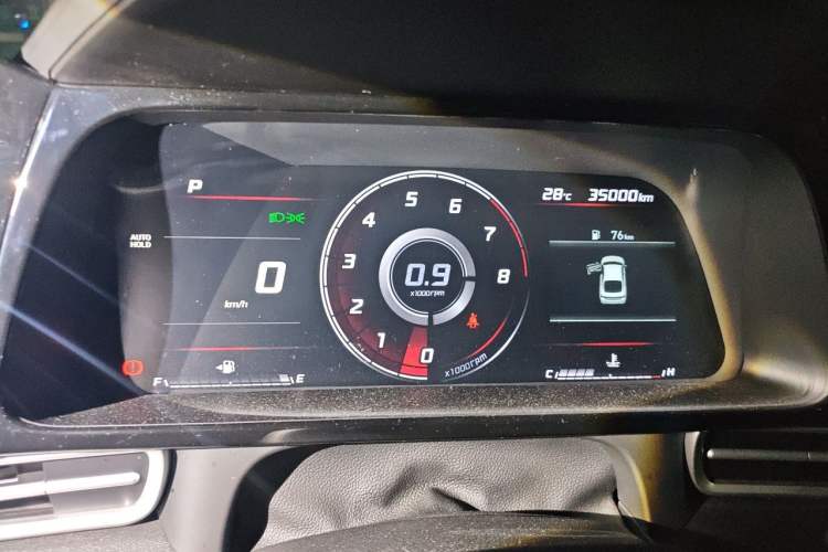 Used Hyundai Elantra 2021 1.5L CVT GLX Elite Edition Odometer Close Up