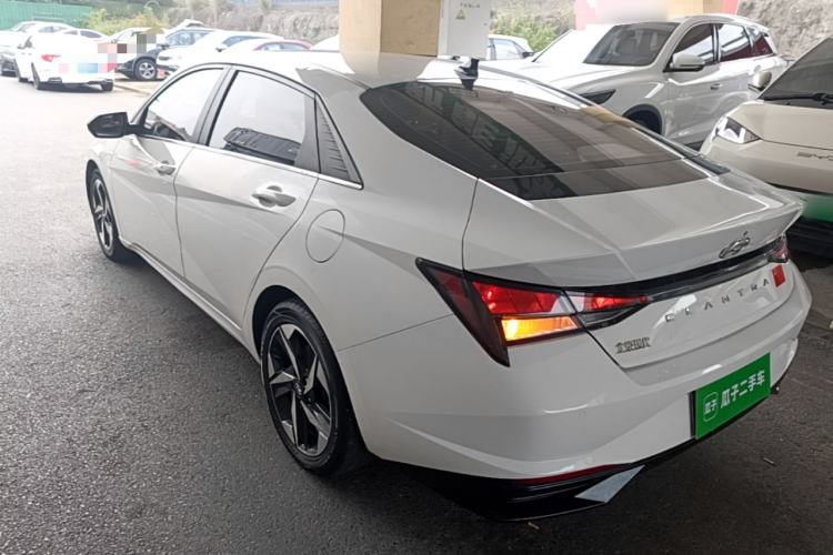 Used Hyundai Elantra 2021 1.5L CVT GLX Elite Edition Rear Left 45 Deg