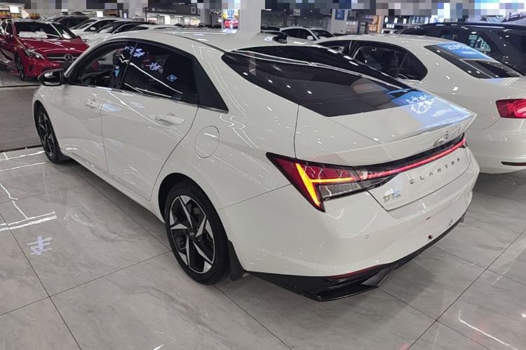Used Hyundai Elantra 2021 1.5L CVT LUX Prestige Edition Rear Left 45 Deg
