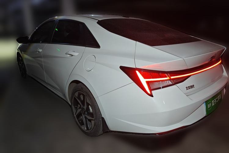 Used Hyundai Elantra 2021 1.5L CVT LUX Prestige Edition Rear Left 45 Deg