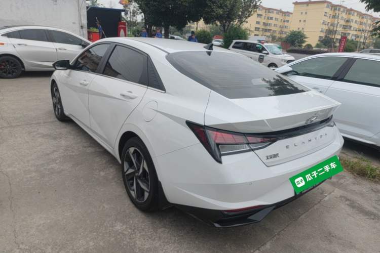 Used Hyundai Elantra 2021 1.5L CVT GLX Elite Edition Rear Left 45 Deg