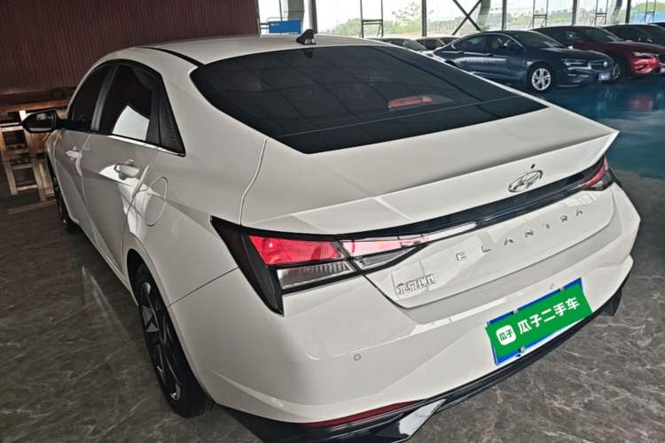 Used Hyundai Elantra 2021 1.5L CVT GLX Elite Edition Rear Left 45 Deg