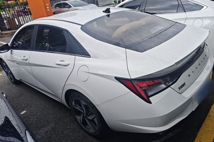 Used Hyundai Elantra 2021 1.5L CVT LUX Prestige Edition Rear Left 45 Deg