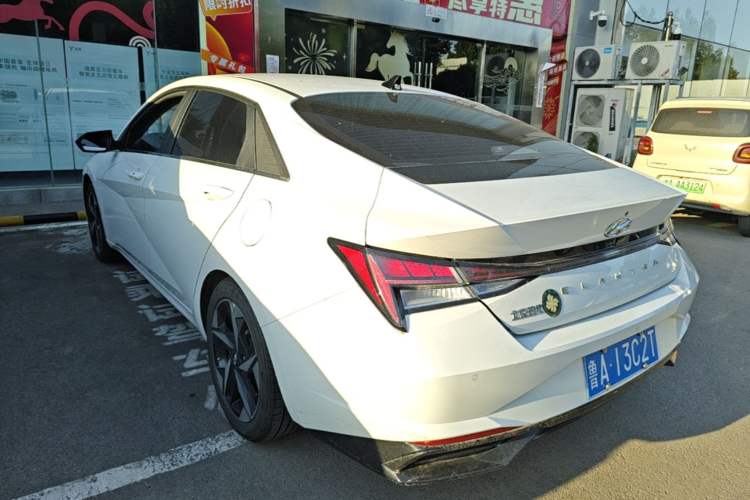 Used Hyundai Elantra 2021 1.5L CVT LUX Prestige Edition Rear Left 45 Deg