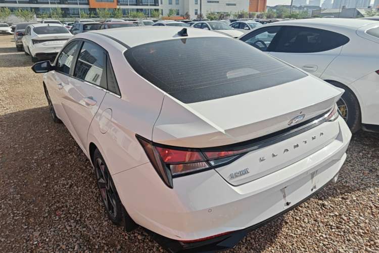 Used Hyundai Elantra 2021 1.5L CVT GLX Elite Edition Rear Left 45 Deg
