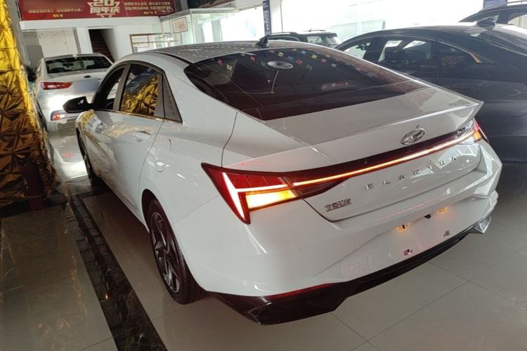 Used Hyundai Elantra 2021 1.5L CVT GLX Elite Edition Rear Left 45 Deg