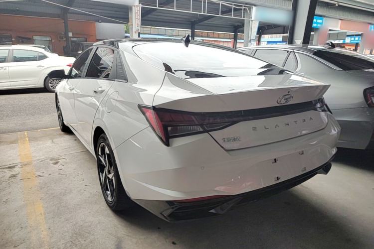 Used Hyundai Elantra 2021 1.5L CVT LUX Prestige Edition Rear Left 45 Deg
