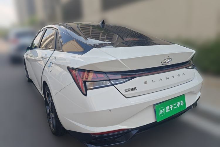 Used Hyundai Elantra 2021 1.5L CVT LUX Prestige Edition Rear Left 45 Deg