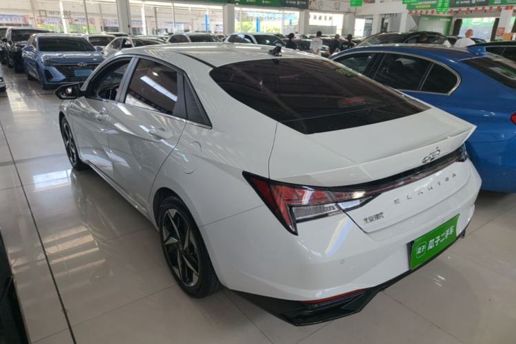 Used Hyundai Elantra 2021 1.5L CVT LUX Prestige Edition Rear Left 45 Deg