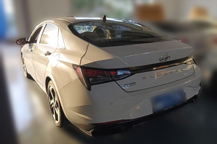 Used Hyundai Elantra 2021 1.5L CVT GLX Elite Edition Rear Left 45 Deg