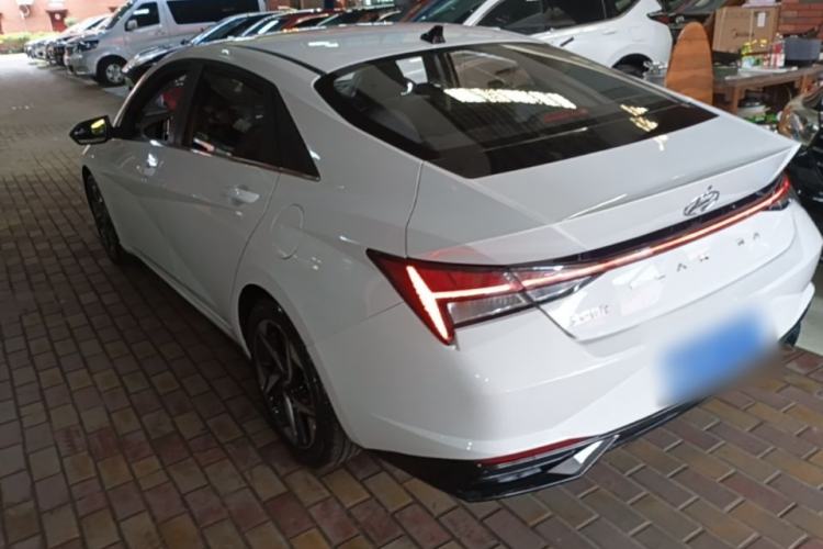 Used Hyundai Elantra 2021 1.5L CVT LUX Prestige Edition Rear Left 45 Deg