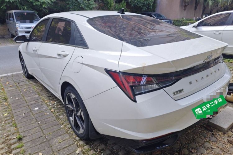Used Hyundai Elantra 2021 1.5L CVT GLX Elite Edition Rear Left 45 Deg