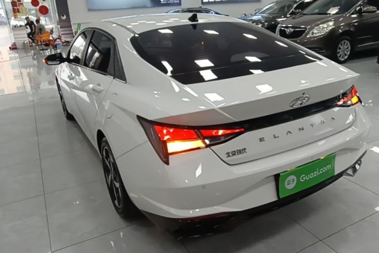 Used Hyundai Elantra 2021 1.5L CVT GLX Elite Edition Rear Left 45 Deg