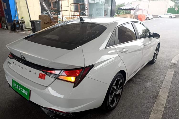 Used Hyundai Elantra 2021 1.5L CVT GLX Elite Edition Rear Right 45 Deg